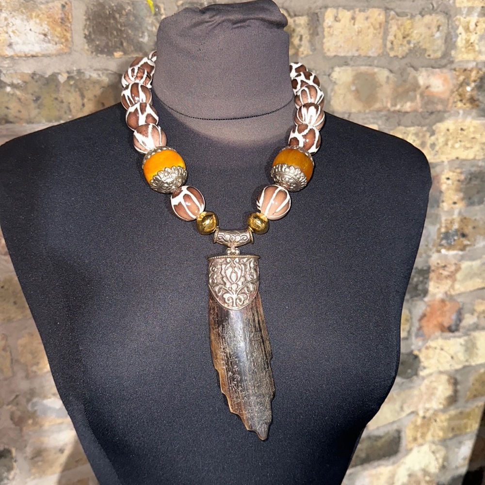 Showstopper DL necklace